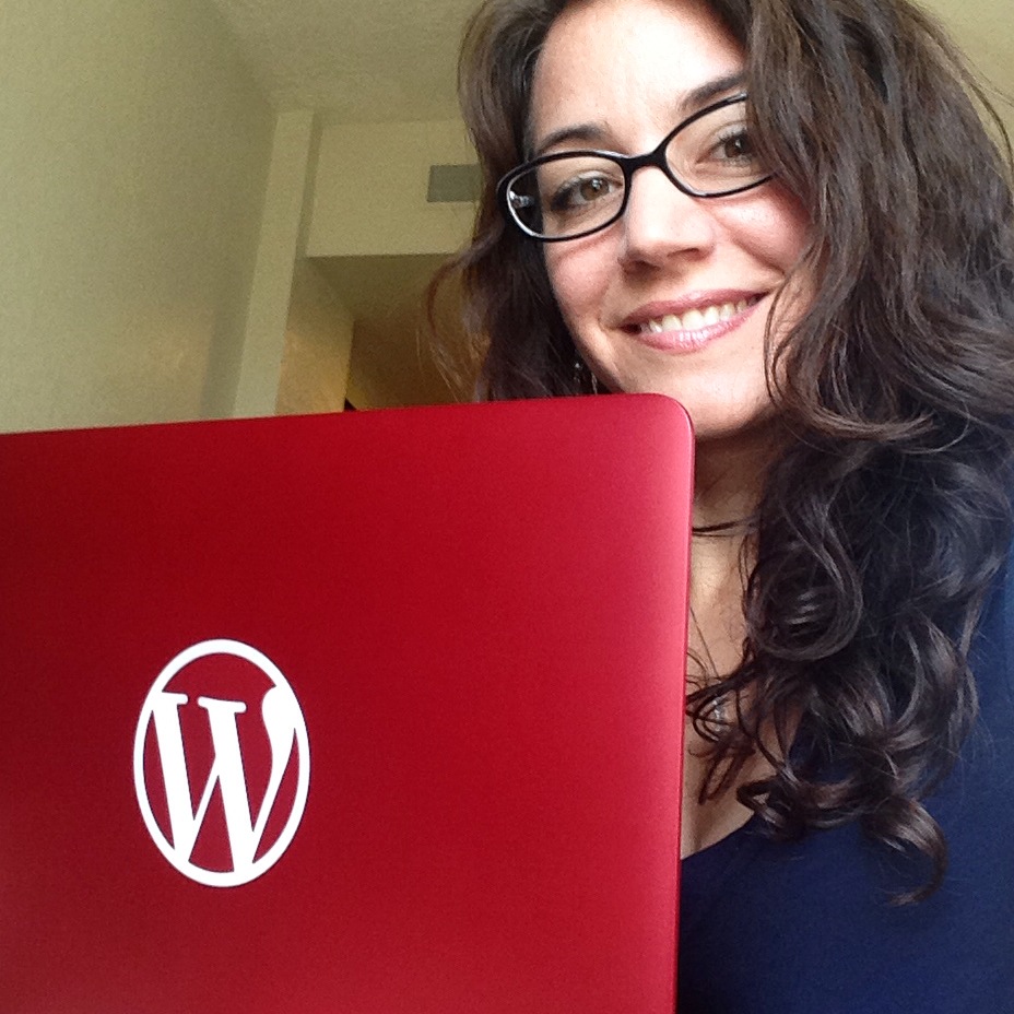 Sara Rosso and laptop - SaraRosso_WPMac